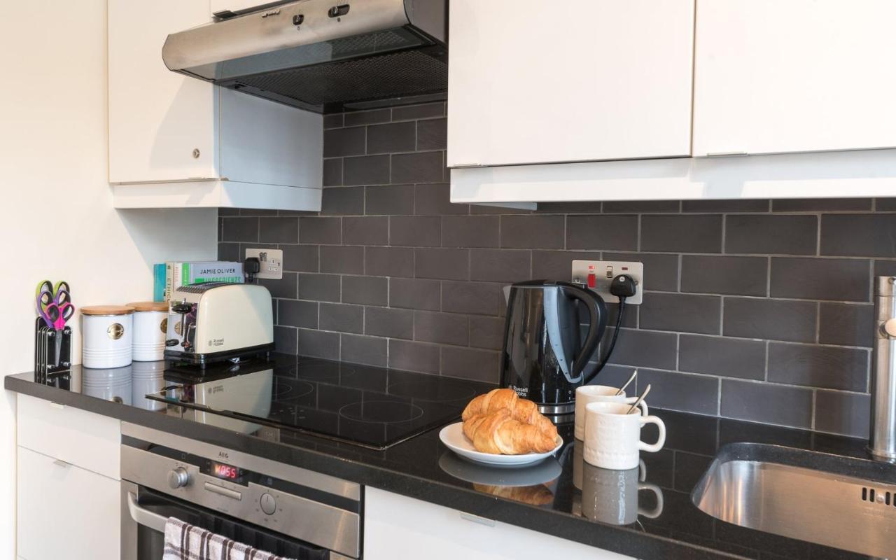 Ladbroke Crescent Apartamento